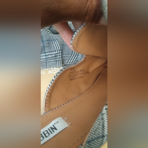 EUC CAPE ROBBIN HOUNDSTOOTH PRINT MULES - Picture 2 of 2